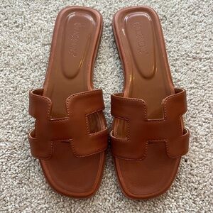 New women’s brown sandals